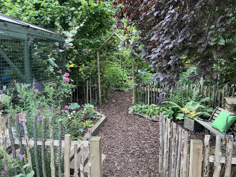 6 Beverley Gardens